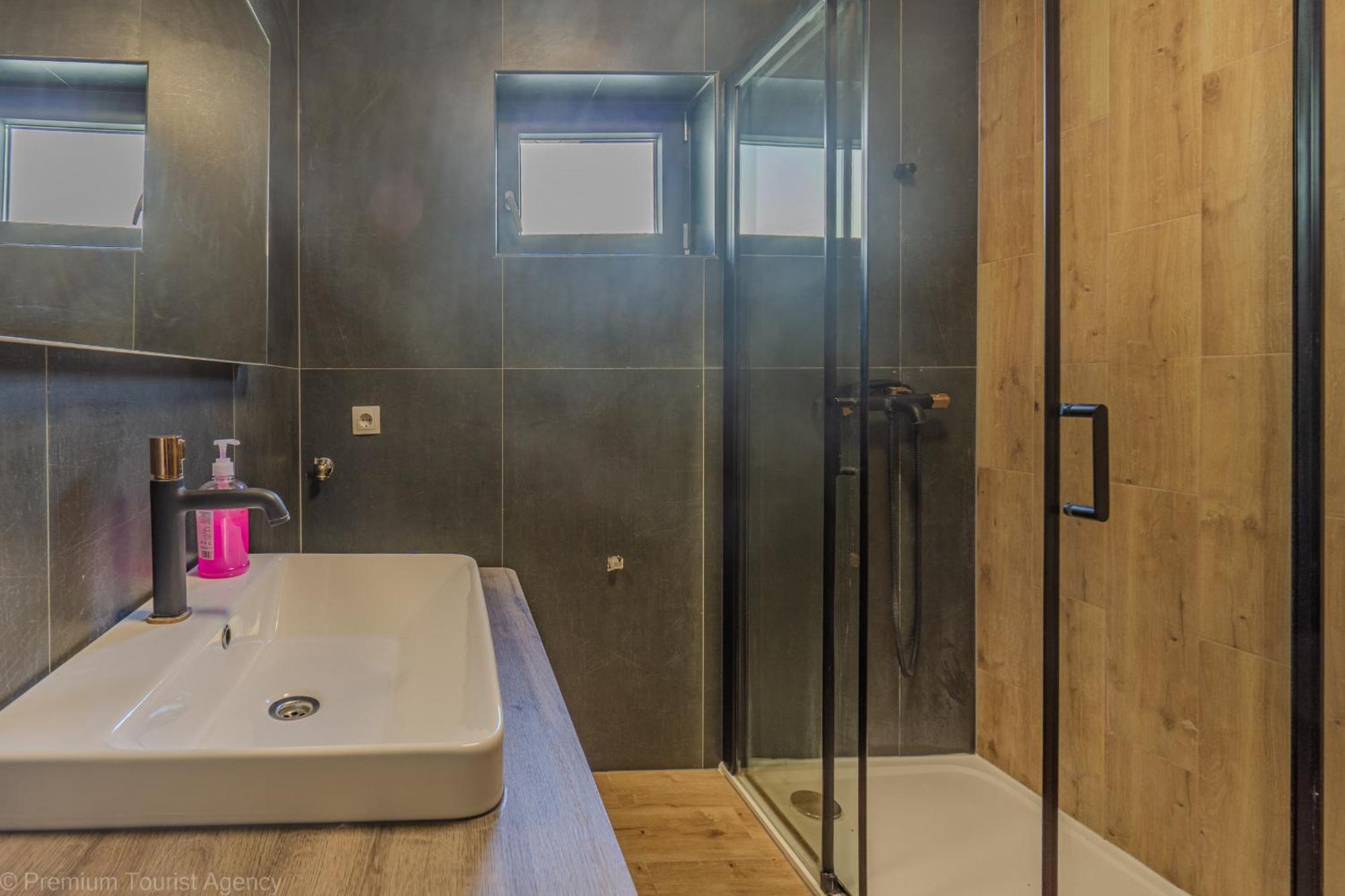 Ivica Super Comfortable, Newly Furnished Apartment In A Top Location Metajna Exterior photo