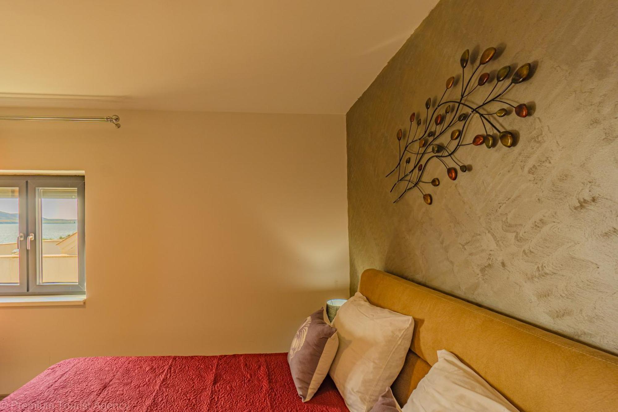 Ivica Super Comfortable, Newly Furnished Apartment In A Top Location Metajna Exterior photo